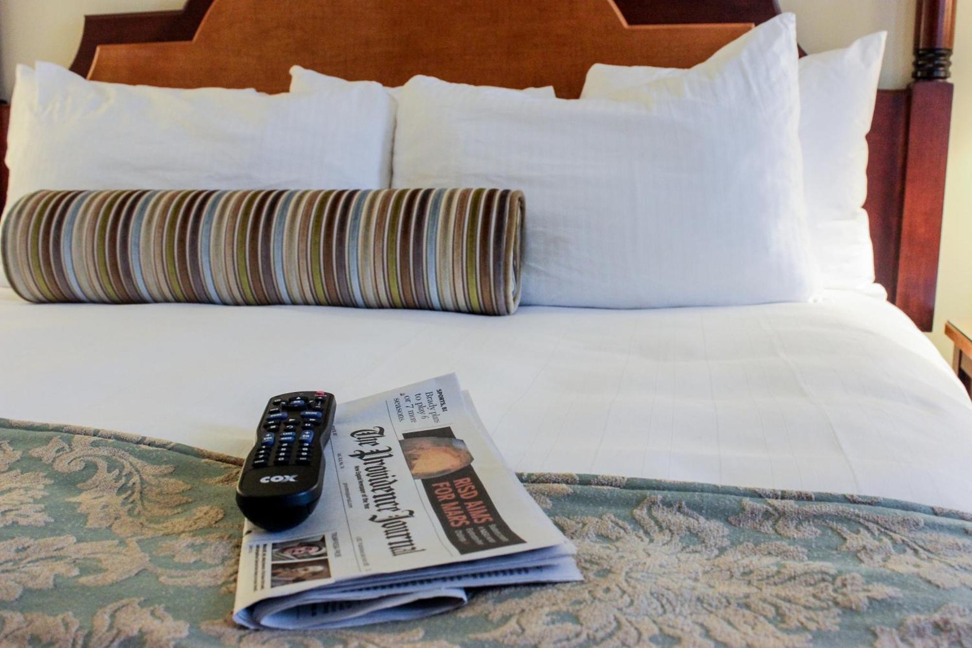 King Room Mobility or Hearing Access Roll Shower Non-Smoking,824591555:JPEG